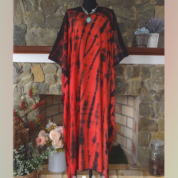 🆕🌹MINIMALIST WEARABLE ART CAFTAN. OS - Picture 2 of 4